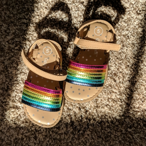 Sandles & 2 one piece outfits - Picture 8 of 9